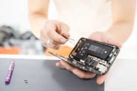 Réparation rapide des batteries de smartphone à Paris : comment choisir son atelier ?
