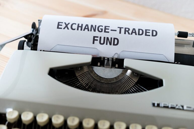 Un seul placement pour suivre tout un marché : comment fonctionne un ETF ?