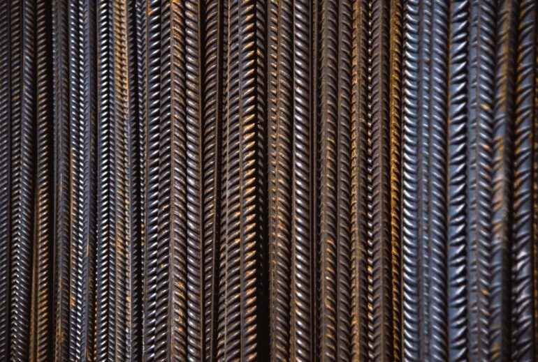 Le noir mat en déco : ferronnerie et lignes pures